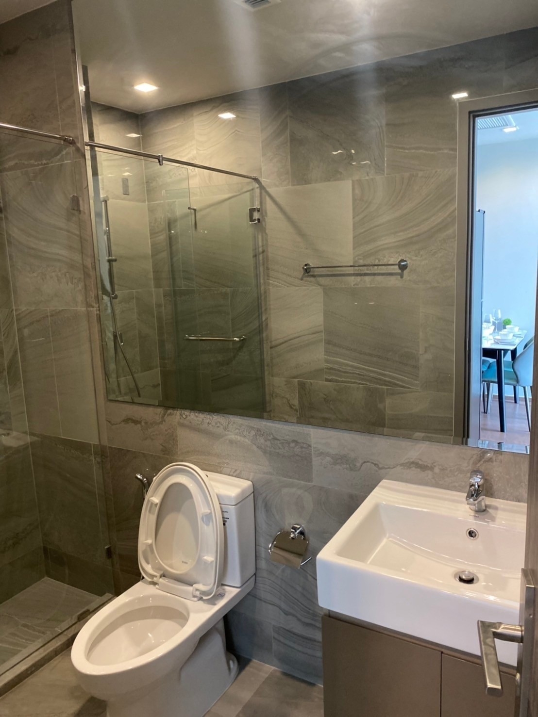 Ideo Q Victory | 2 Bedrooms for Rent photo 6