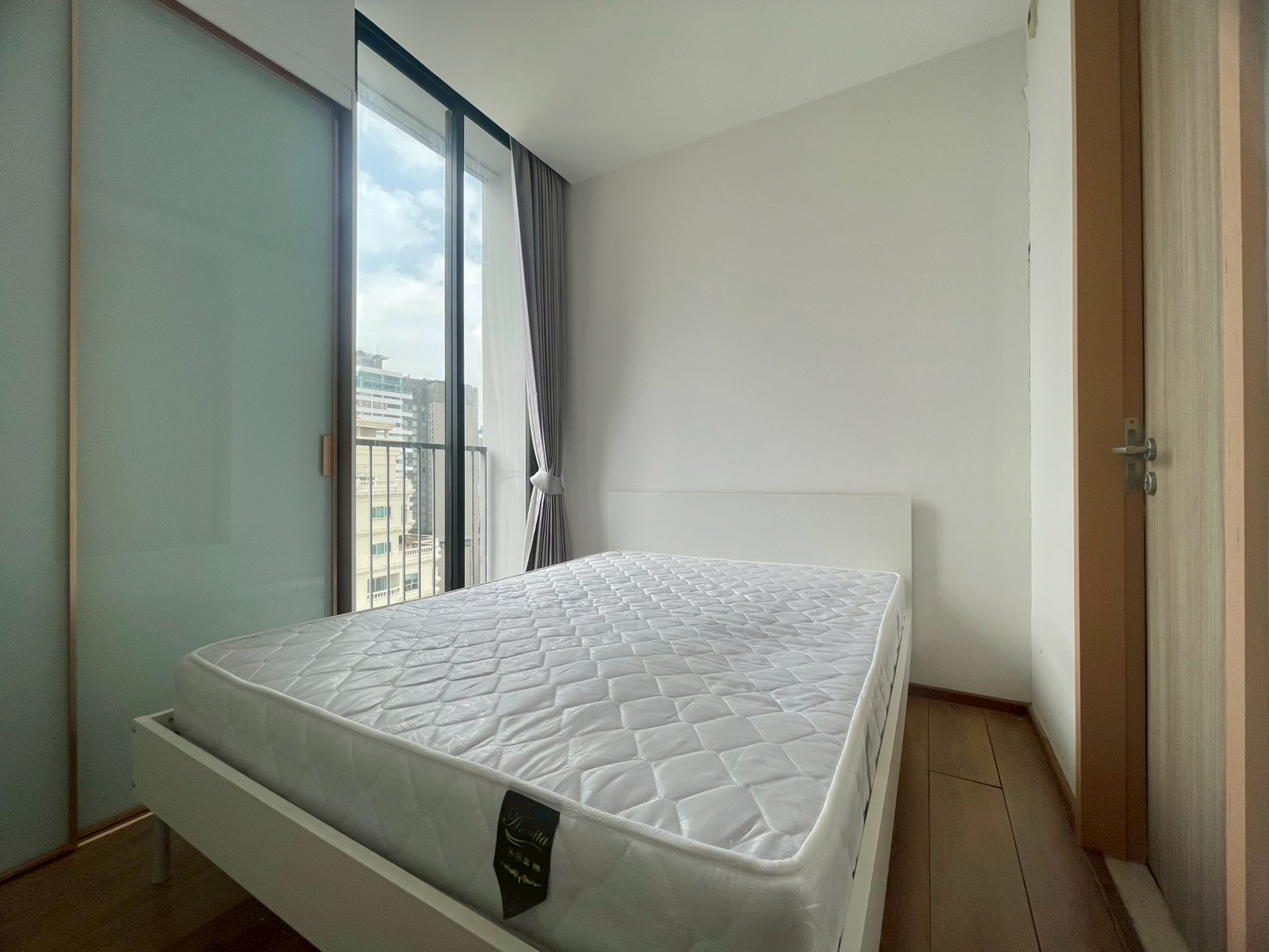 Noble BE33 | 3 Bedrooms for Rent or Sale photo 3