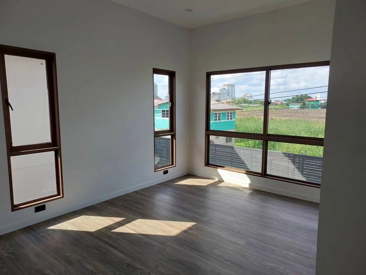 Burasiri Krungthep Kreetha | 4 Bedrooms for Sale photo 3