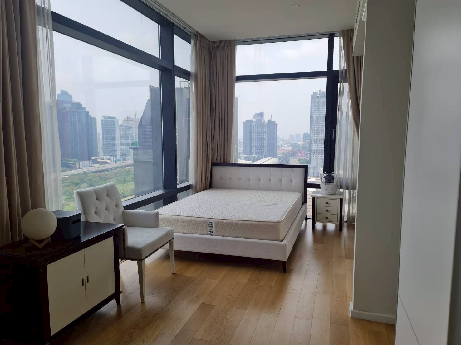 Circle Living Prototype | 2 Bedrooms for Sale photo 11