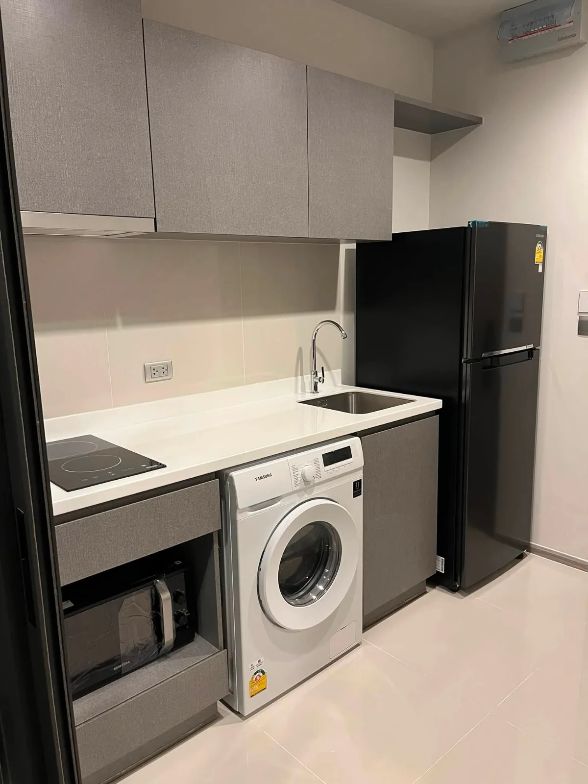 Life Asoke Hype | 1 Bedroom for Rent photo 10