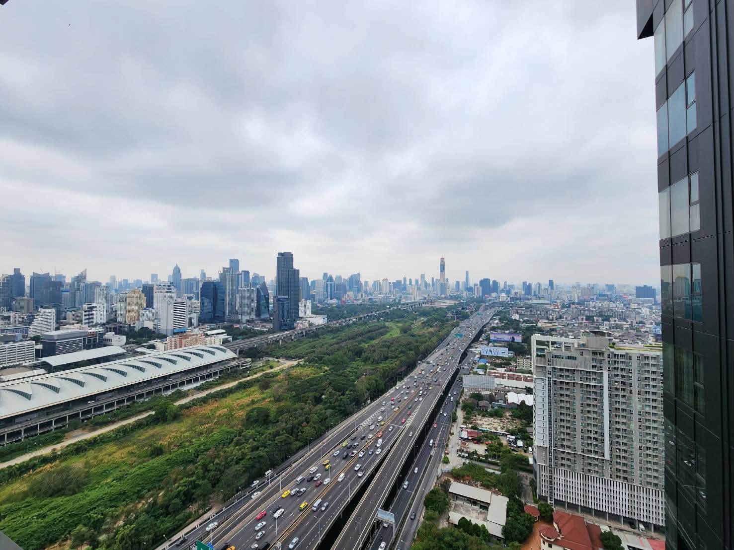 Life Asoke Hype | 1 Bedroom for Rent photo 11